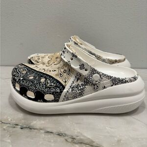 Crocs Classic Crush Bandana white parsley Print women’s 11 new clogs